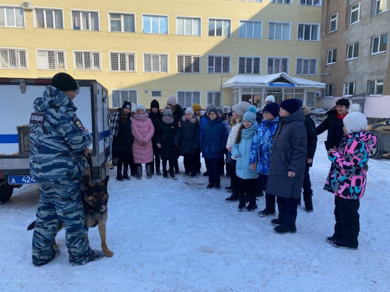 Ученики МБОУ «Лицей №2» посетили отдел МВД России по Бугульминскому району
